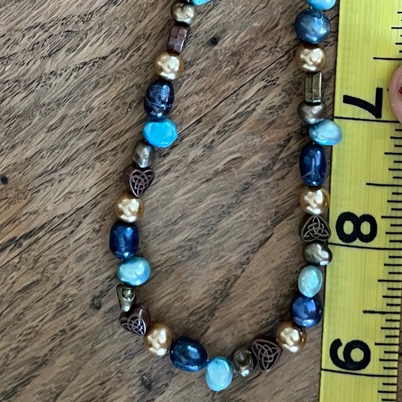 ✨ Handmade Pearl-style Beaded Necklace ✨ Blues, golds, brass tones - Picture 3 of 5